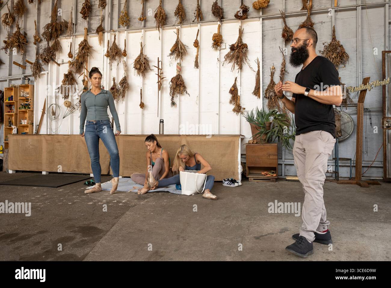 Omar Z. Robles photographie enseignement atelier sur la photographie de danse au cours de la 2018, l'improbable Festival Fujifilm Fleuriste, Venice, Los Angeles County, Banque D'Images