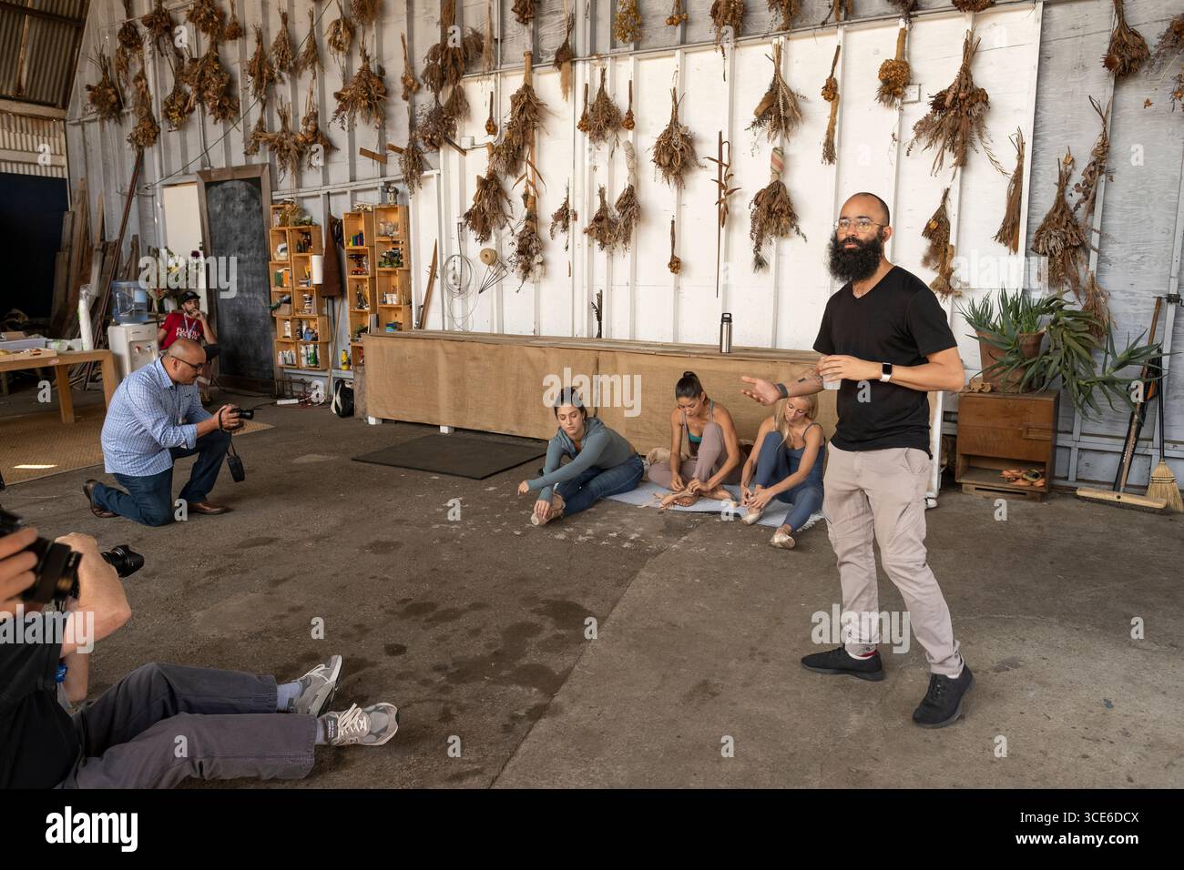 Omar Z. Robles photographie enseignement atelier sur la photographie de danse au cours de la 2018, l'improbable Festival Fujifilm Fleuriste, Venice, Los Angeles County, Banque D'Images