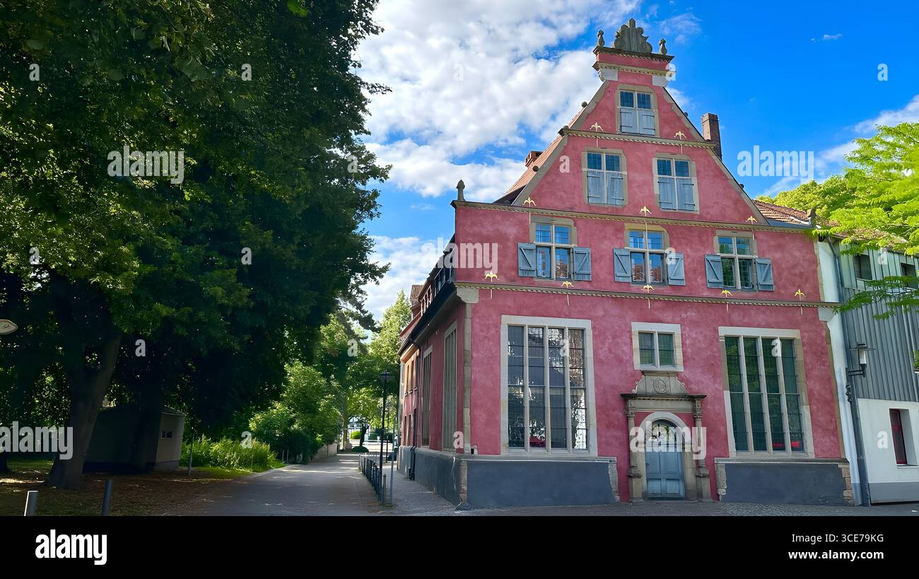 Le Frühherrenhaus historique, un bâtiment résidentiel de style Renaissance et centre communautaire avec un pignon à gradins à Herford, en Allemagne. Banque D'Images