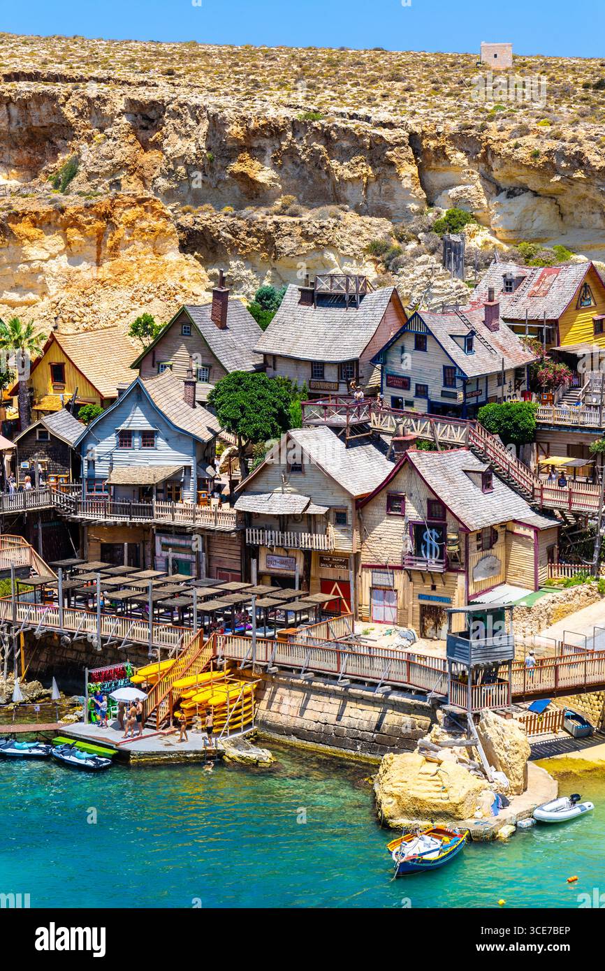 Village de pêcheurs créé comme décor de tournage pour le film Popeye, Popeye Village, Mellieha, Malte, 1980 Banque D'Images