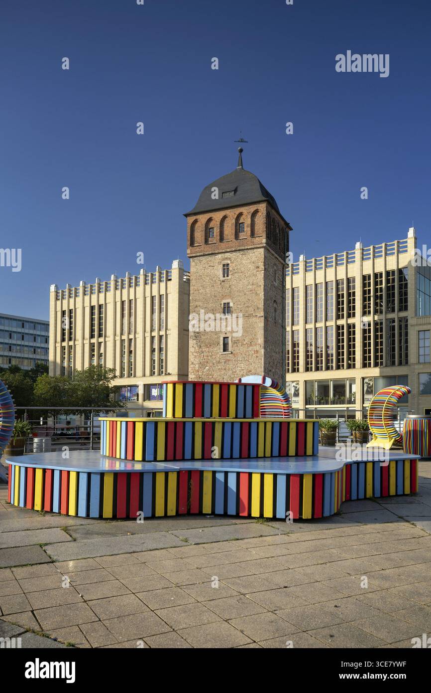 Tour rouge, Chemnitz, Saxe, Allemagne, capitale de la culture 2025, C L'invisible, 13 août 2025 < français> Tour rouge, Saxe, capitale de la culture 2025, août 2016 Banque D'Images