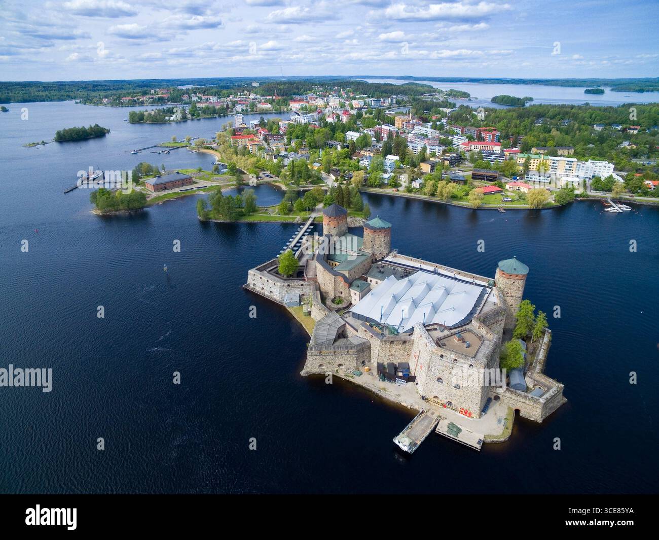 Vue aérienne du château médiéval d'Olavinlinna à Savonlinna, Finlande Banque D'Images