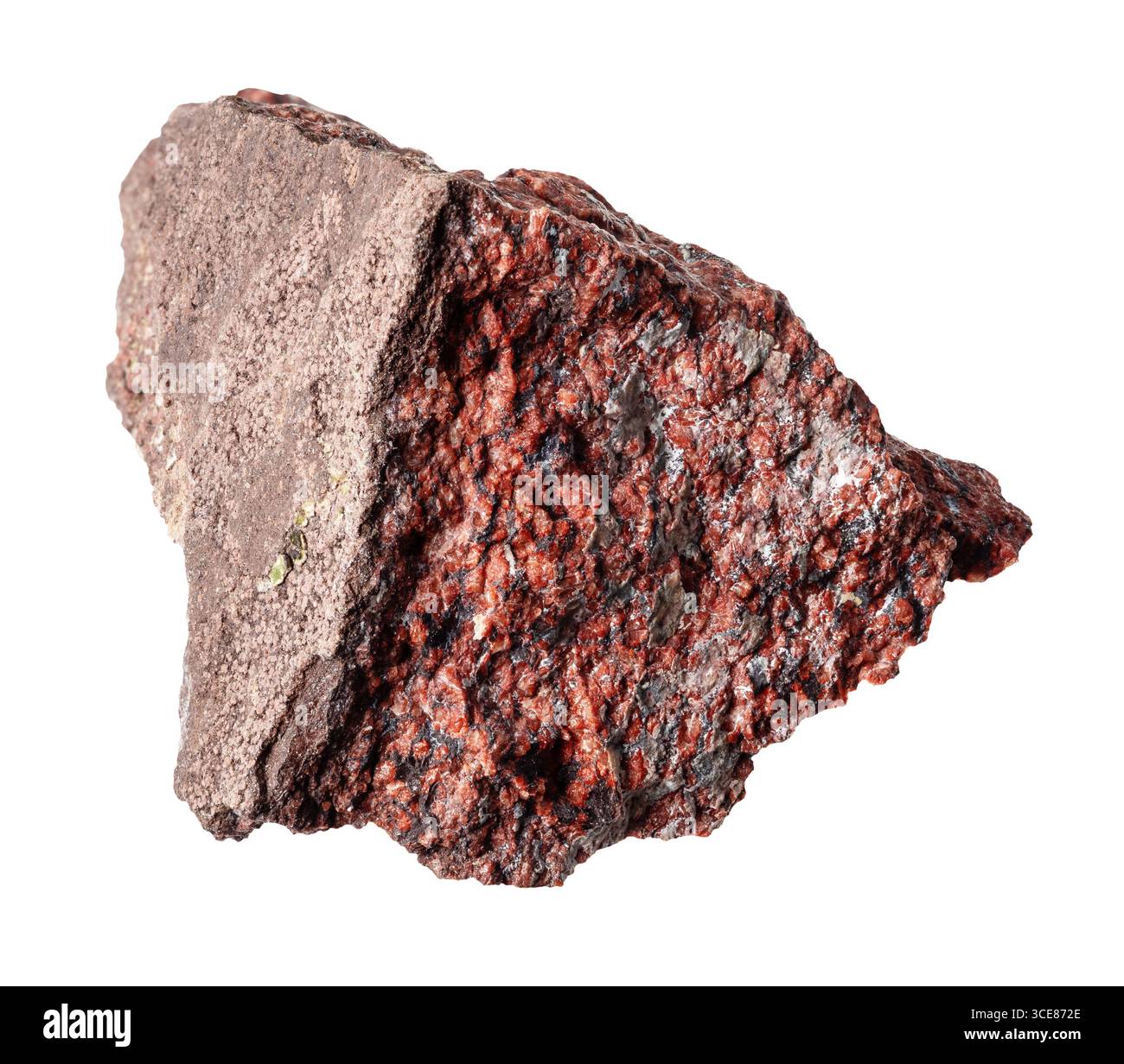 découpe minérale naturelle d'analcimolite brute sur fond blanc gros plan Banque D'Images