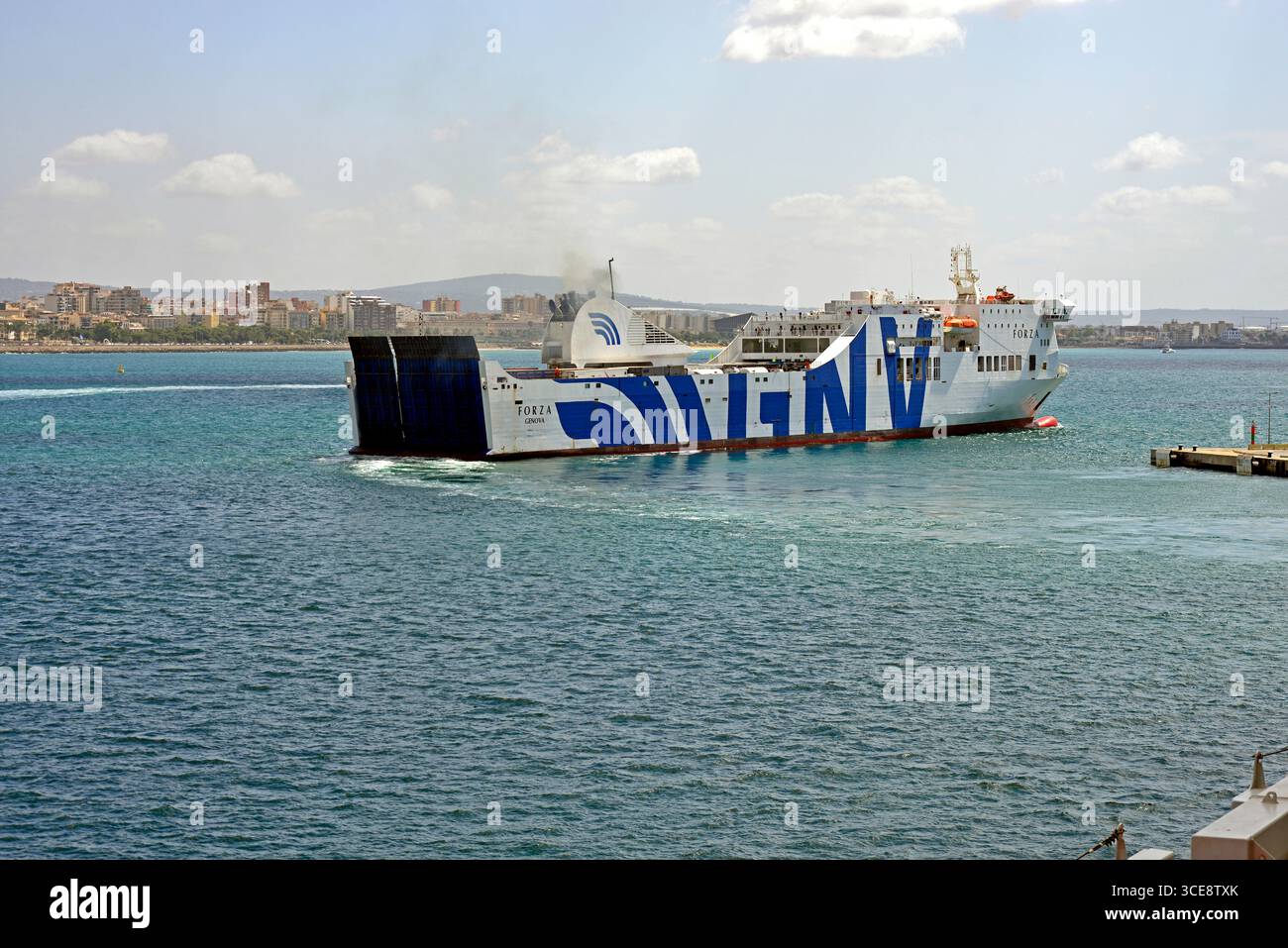 Le ferry GNV passagers/RoRo 'Forza' quitte le port de Palma de Majorque à destination de Valence Espagne. Banque D'Images
