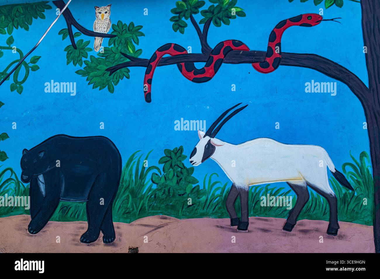 Fresque zoologique avec des personnages d'animaux peints Banque D'Images