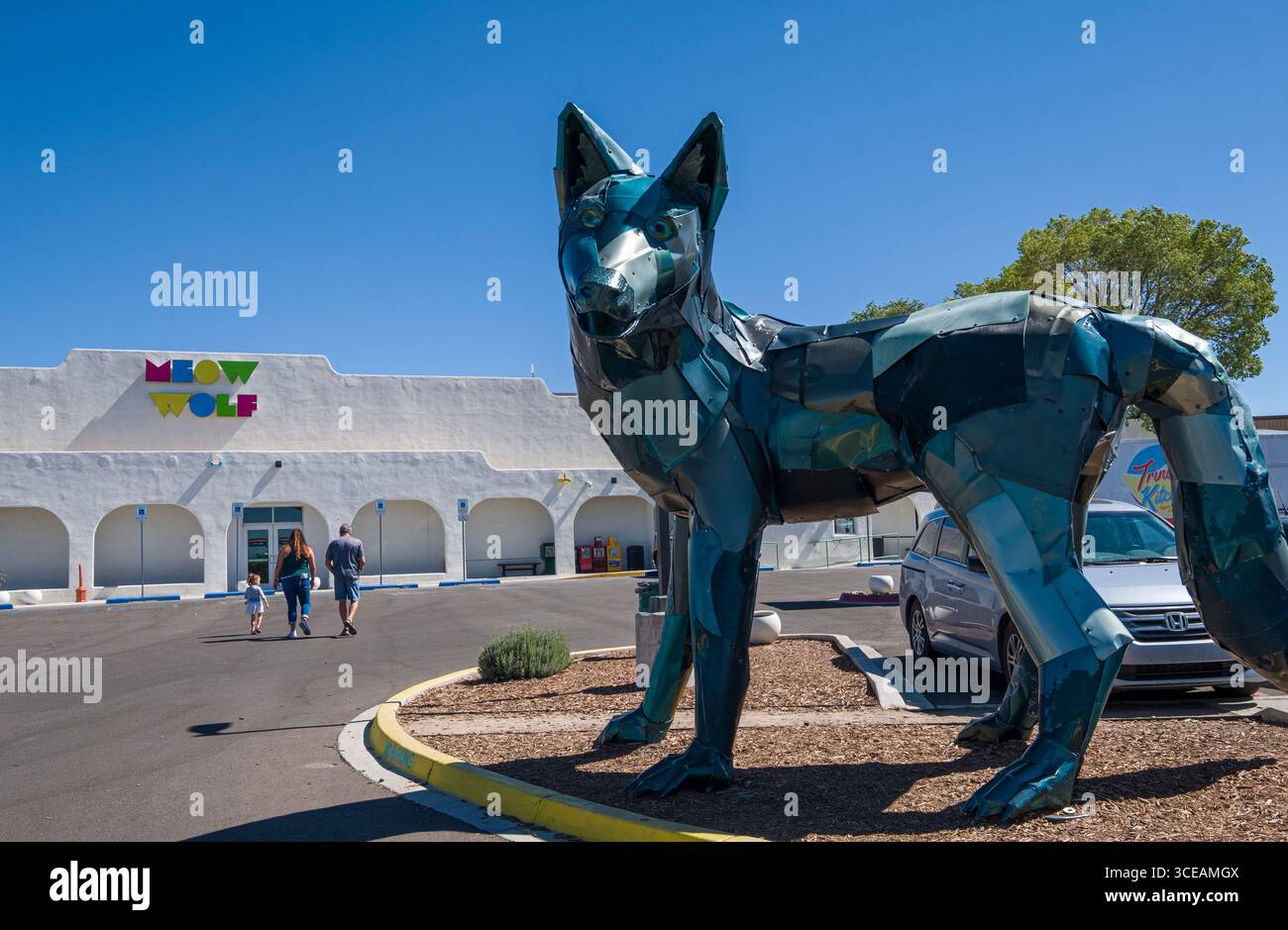 Grande sculpture au metal wolf wolf Meow, Santa Fe, Santa Fe County, Nouveau Mexique, USA Banque D'Images