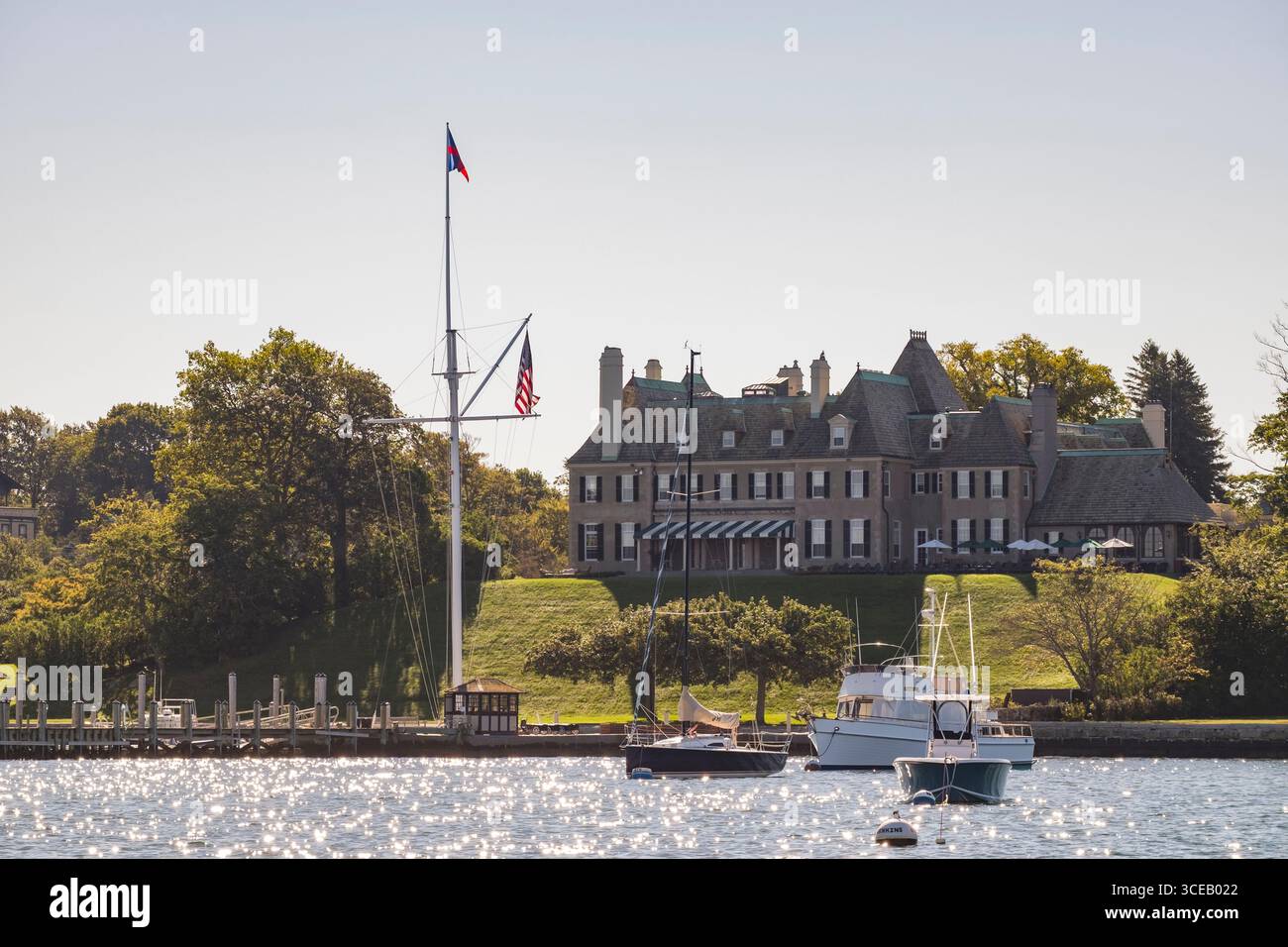 Harbour court, un club-House sur l'eau du New York Yacht Club, Newport, comté de Newport, Rhode Island, États-Unis Banque D'Images