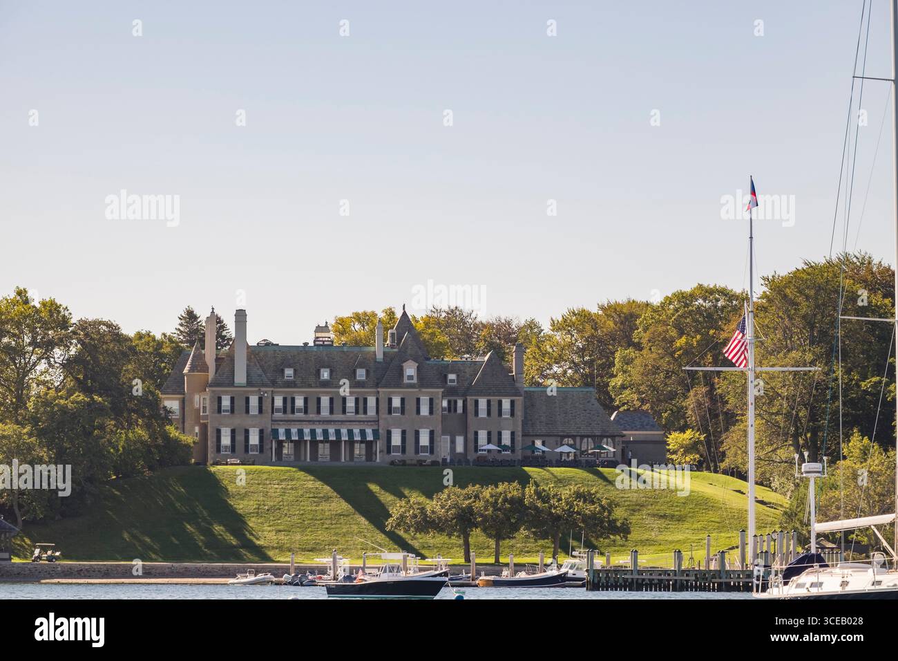Harbour court, un club-House sur l'eau du New York Yacht Club, Newport, comté de Newport, Rhode Island, États-Unis Banque D'Images