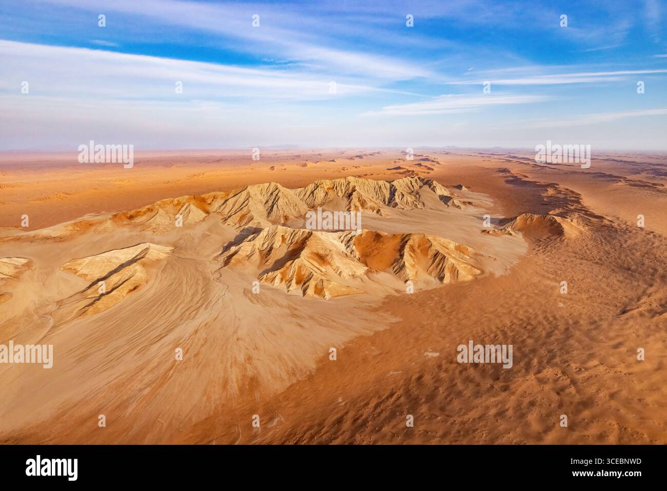 Vue aérienne d'anciennes dunes de sable dans le parc national Namib-Naukluft, Namibie, Afrique Banque D'Images