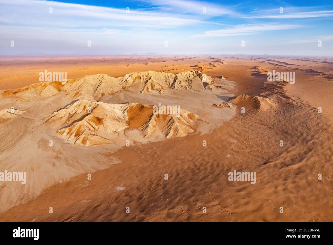 Vue aérienne d'anciennes dunes de sable dans le parc national Namib-Naukluft, Namibie, Afrique Banque D'Images