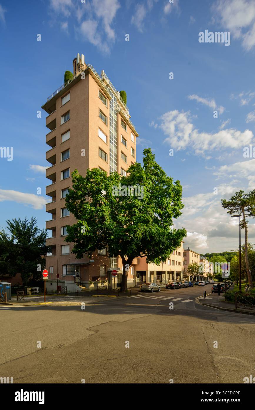 Châtenay-Malabry BEI Paris, Gartenstadt Cité-jardin de la Butte-Rouge, Av. Francis de Pressensé // Châtenay-Malabry près de Paris, ville jardin Cité-jardi Banque D'Images