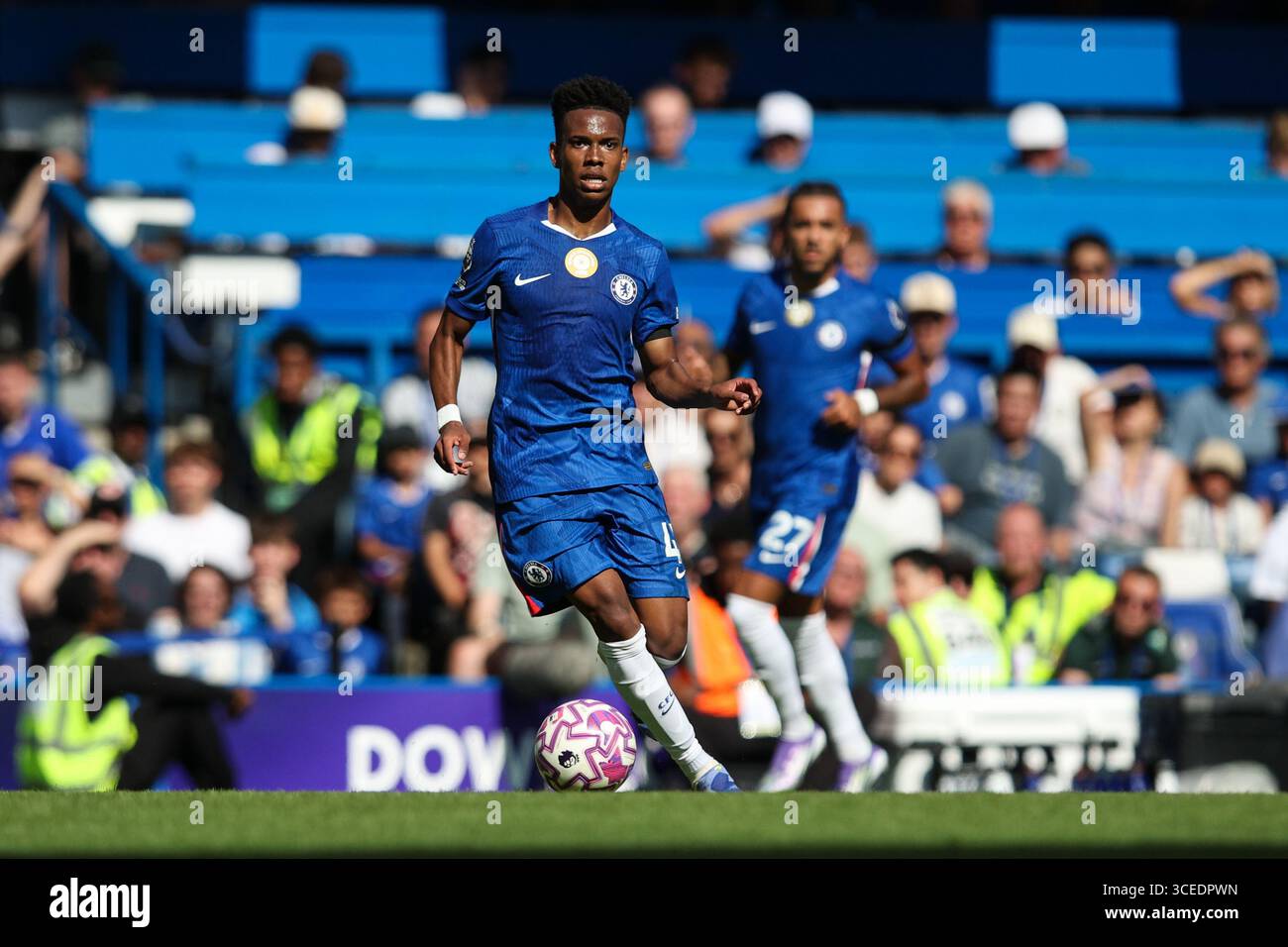 LONDRES, Royaume-Uni - 17 août 2025 : Estevao de Chelsea en action lors du match de premier League entre Chelsea FC et Crystal Palace FC à Stamford Bridge (crédit : Craig Mercer/ Alamy Live News) Banque D'Images LONDRES, Royaume-Uni - 17 août 2025 : Estevao de Chelsea en action lors du match de premier League entre Chelsea FC et Crystal Palace FC à Stamford Bridge (crédit : Craig Mercer/ Alamy Live News) Banque D'Images