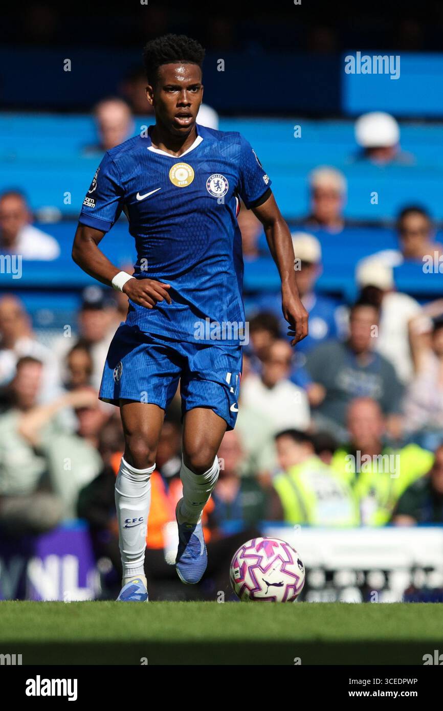 LONDRES, Royaume-Uni - 17 août 2025 : Estevao de Chelsea en action lors du match de premier League entre Chelsea FC et Crystal Palace FC à Stamford Bridge (crédit : Craig Mercer/ Alamy Live News) Banque D'Images LONDRES, Royaume-Uni - 17 août 2025 : Estevao de Chelsea en action lors du match de premier League entre Chelsea FC et Crystal Palace FC à Stamford Bridge (crédit : Craig Mercer/ Alamy Live News) Banque D'Images