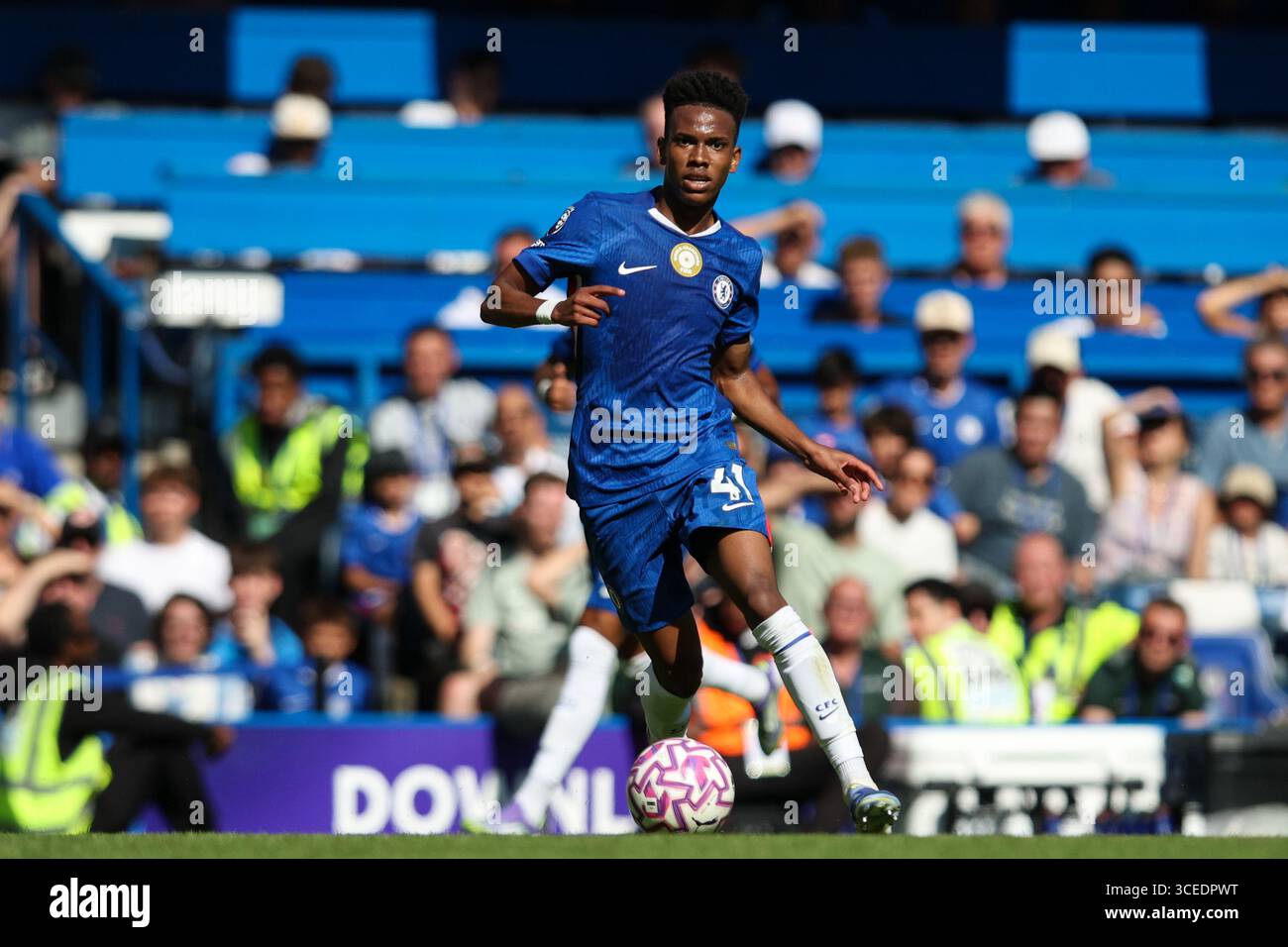 LONDRES, Royaume-Uni - 17 août 2025 : Estevao de Chelsea en action lors du match de premier League entre Chelsea FC et Crystal Palace FC à Stamford Bridge (crédit : Craig Mercer/ Alamy Live News) Banque D'Images LONDRES, Royaume-Uni - 17 août 2025 : Estevao de Chelsea en action lors du match de premier League entre Chelsea FC et Crystal Palace FC à Stamford Bridge (crédit : Craig Mercer/ Alamy Live News) Banque D'Images