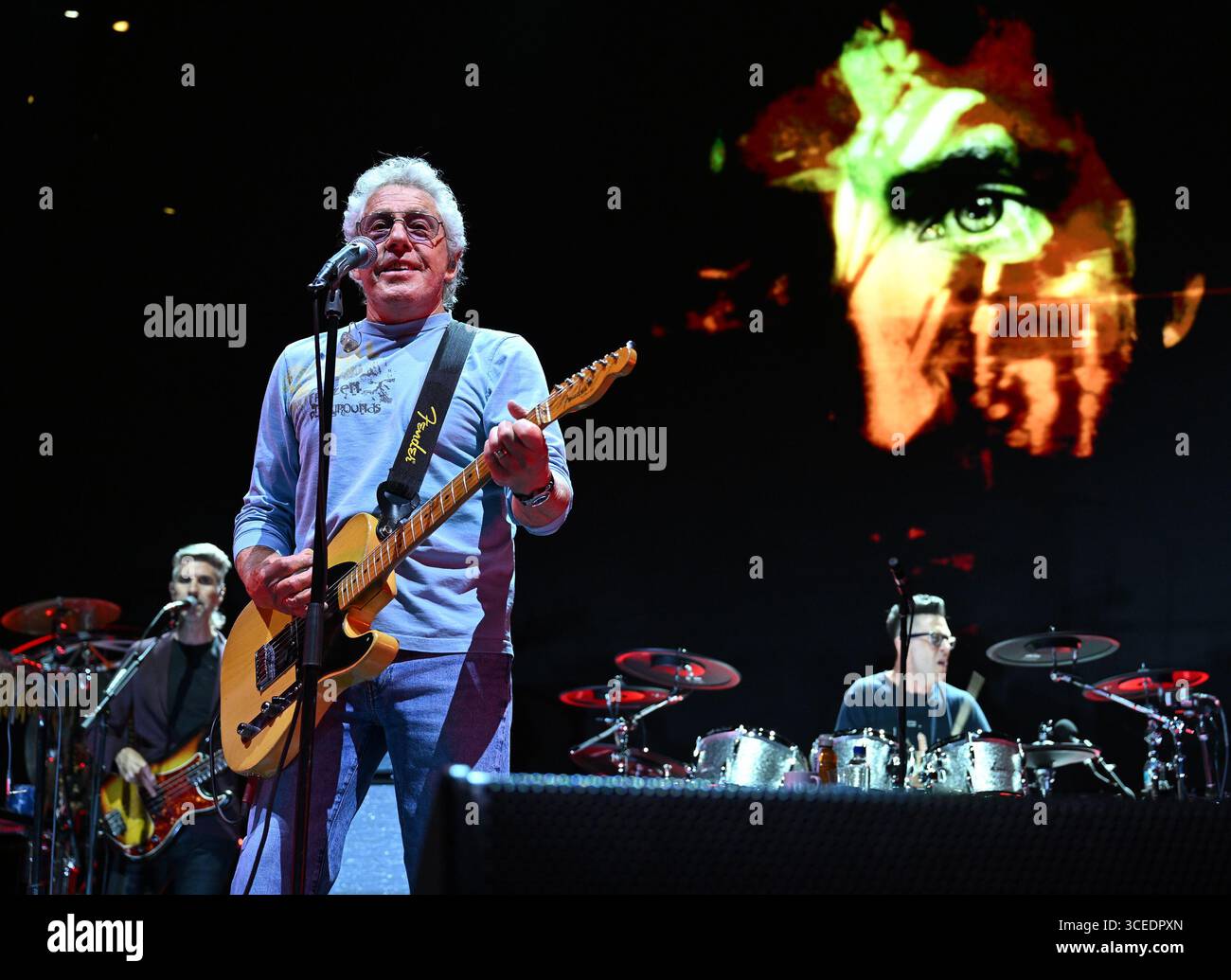 Sunrise FL, États-Unis. 16 août 2025. Roger Daltrey de The Who joue lors de la soirée d'ouverture de la tournée d'adieu de la chanson Is Over North America à l'Amerant Bank Arena le 16 août 2025 à Sunrise, en Floride. Crédit : Mpi04/Media Punch/Alamy Live News Banque D'Images