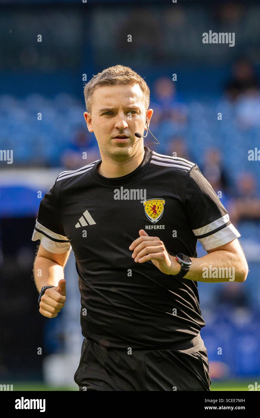 DANIEL MACFARLANE, arbitre officiel de football de la Scottish Football Association, officiant au stade Ibrox. Glasgow, Écosse. Banque D'Images