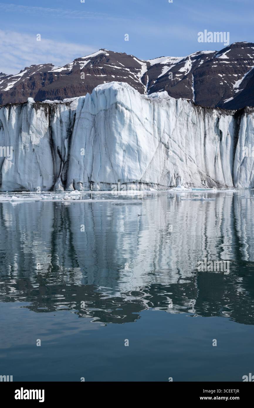 Groenland oriental, Côte de Blosseville. Face de glace du glacier Henri. Banque D'Images