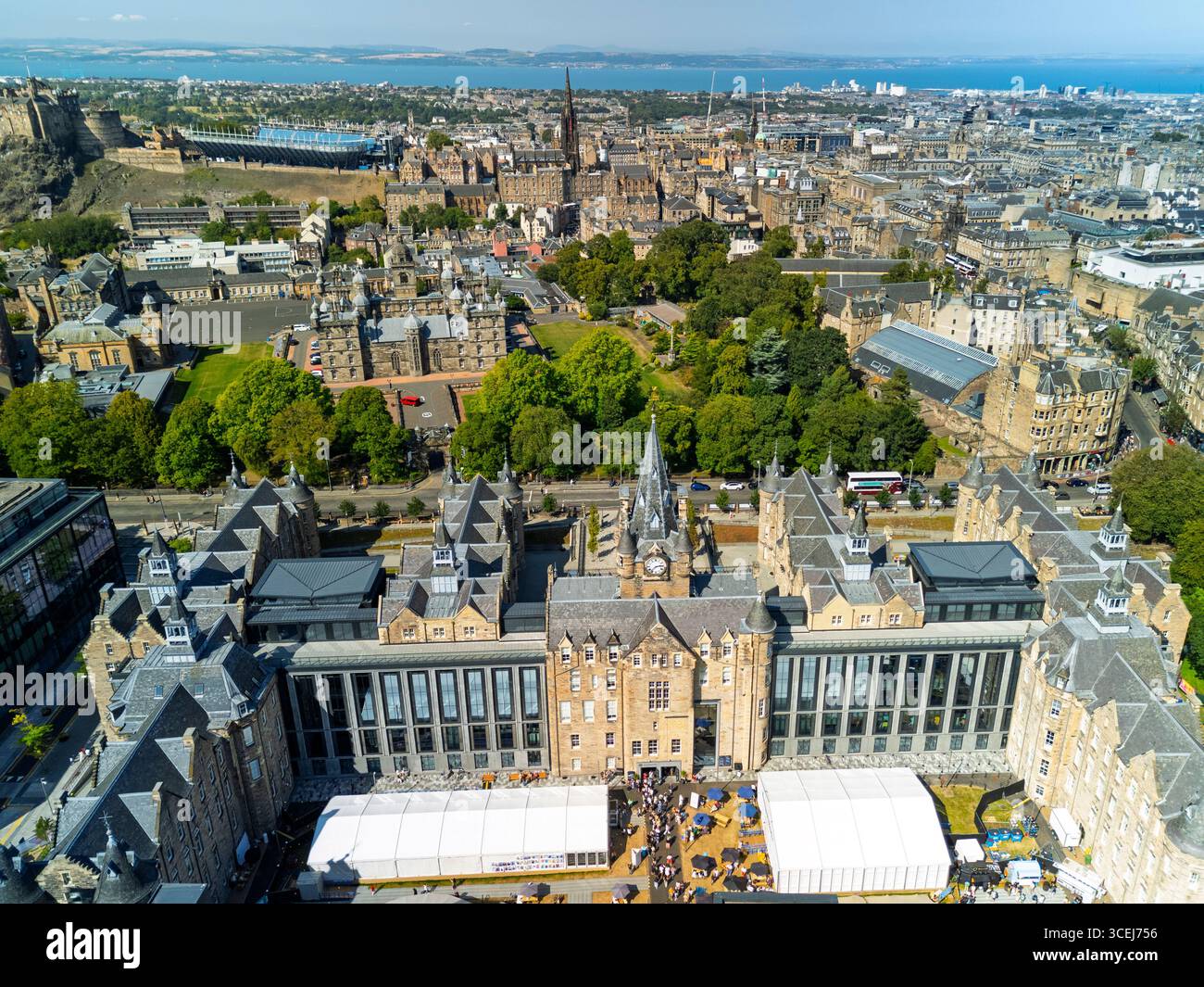 Vue aérienne du Edinburgh futures Institute organisant le Edinburgh International Book Festival 2025, Édimbourg, Écosse, Royaume-Uni Banque D'Images