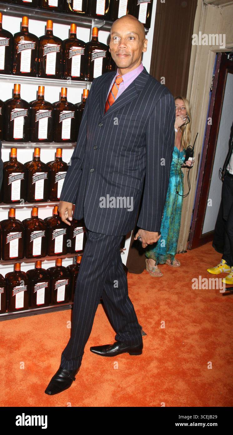 RU Paul lors d'une fête pour célébrer Cointreau et lancer son nouveau cocktail 'The Cointreau Teese' à New York - 22 avril 2008 Banque D'Images
