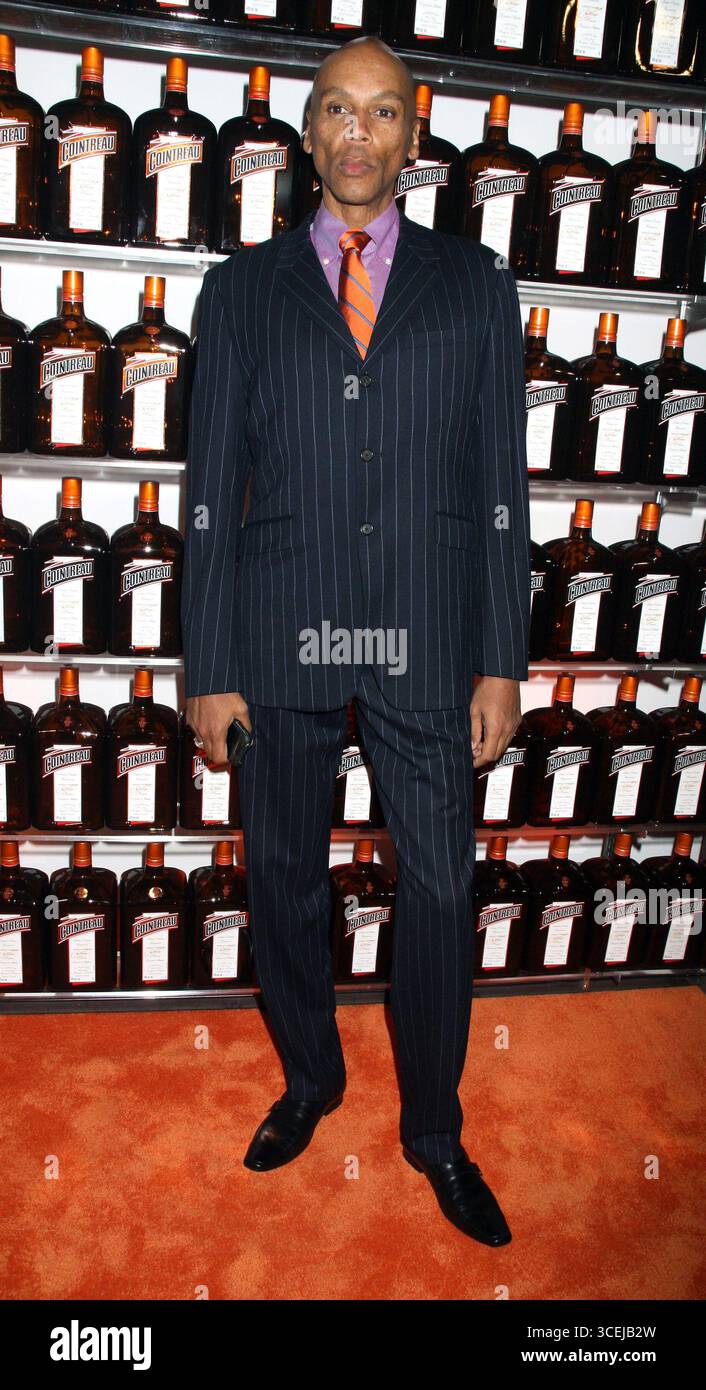 RU Paul lors d'une fête pour célébrer Cointreau et lancer son nouveau cocktail 'The Cointreau Teese' à New York - 22 avril 2008 Banque D'Images