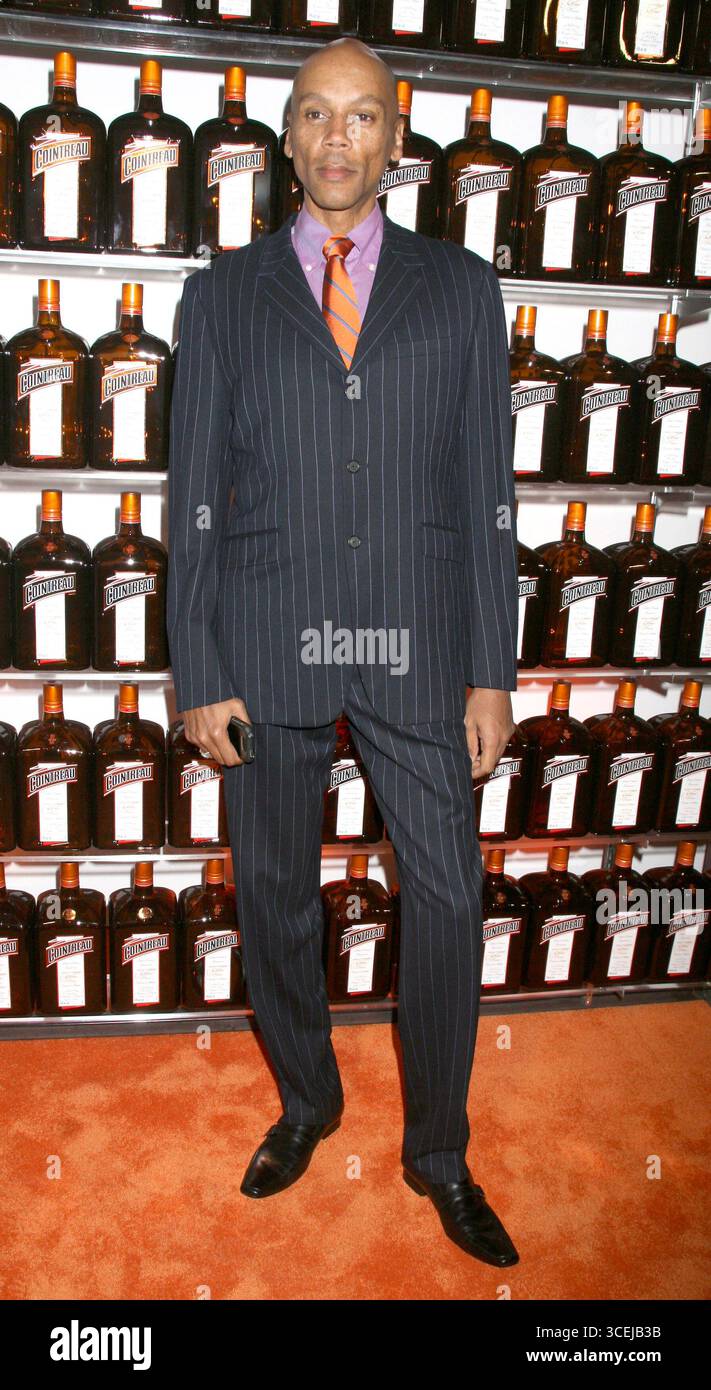 RU Paul lors d'une fête pour célébrer Cointreau et lancer son nouveau cocktail 'The Cointreau Teese' à New York - 22 avril 2008 Banque D'Images