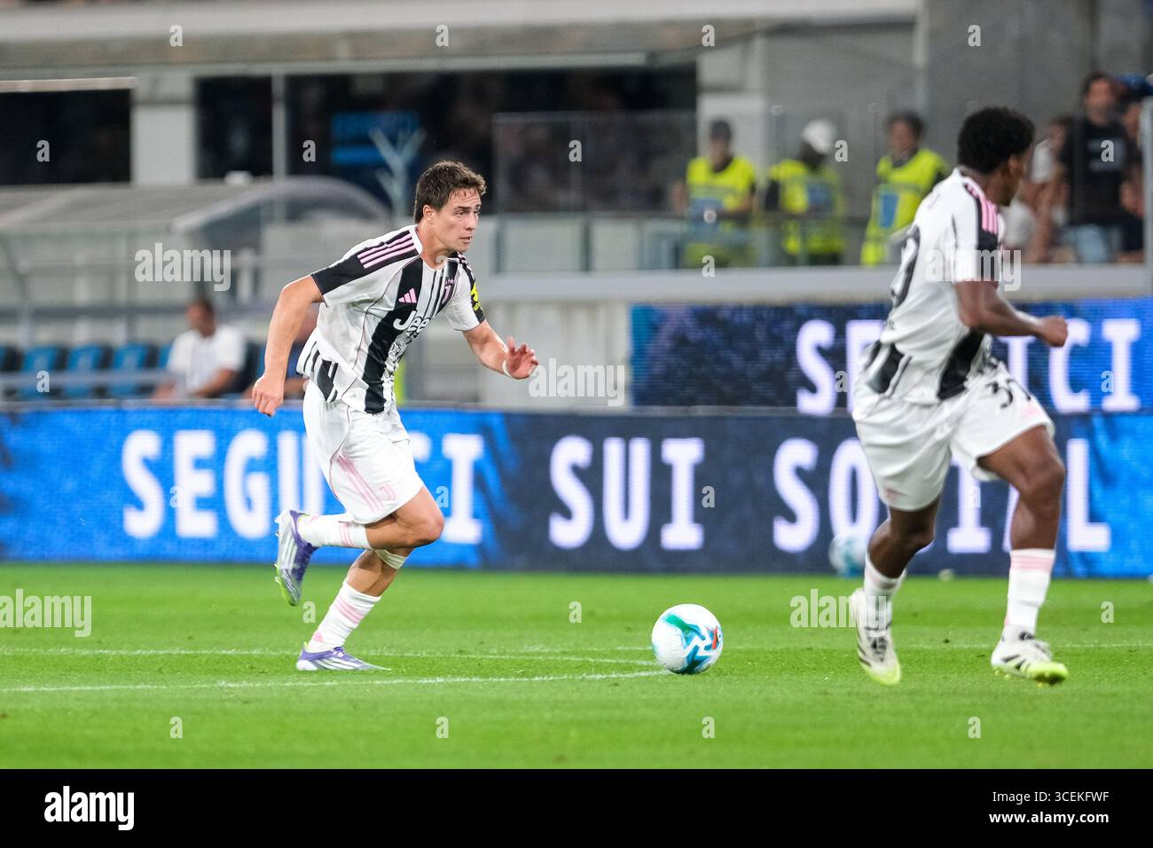 Kenan Yildiz de Juventus FC porte le ballon pendant le match de football entre Atalanta BC et Juventus FC valable pour la XXVI édition d'Achille et Cesare Banque D'Images