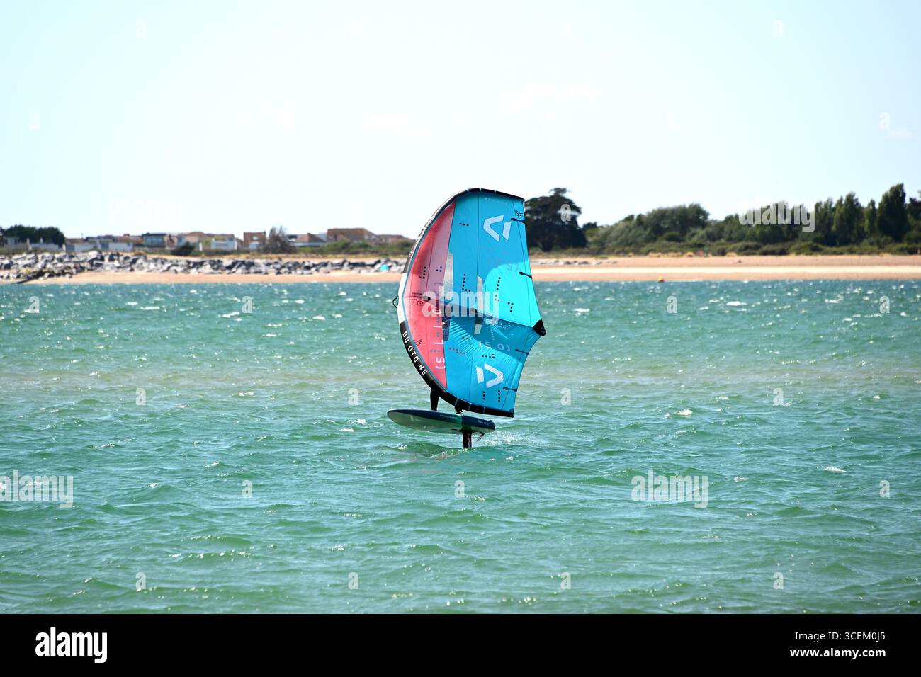 Planche à voile avec planche à voile de cerf-volant Banque D'Images