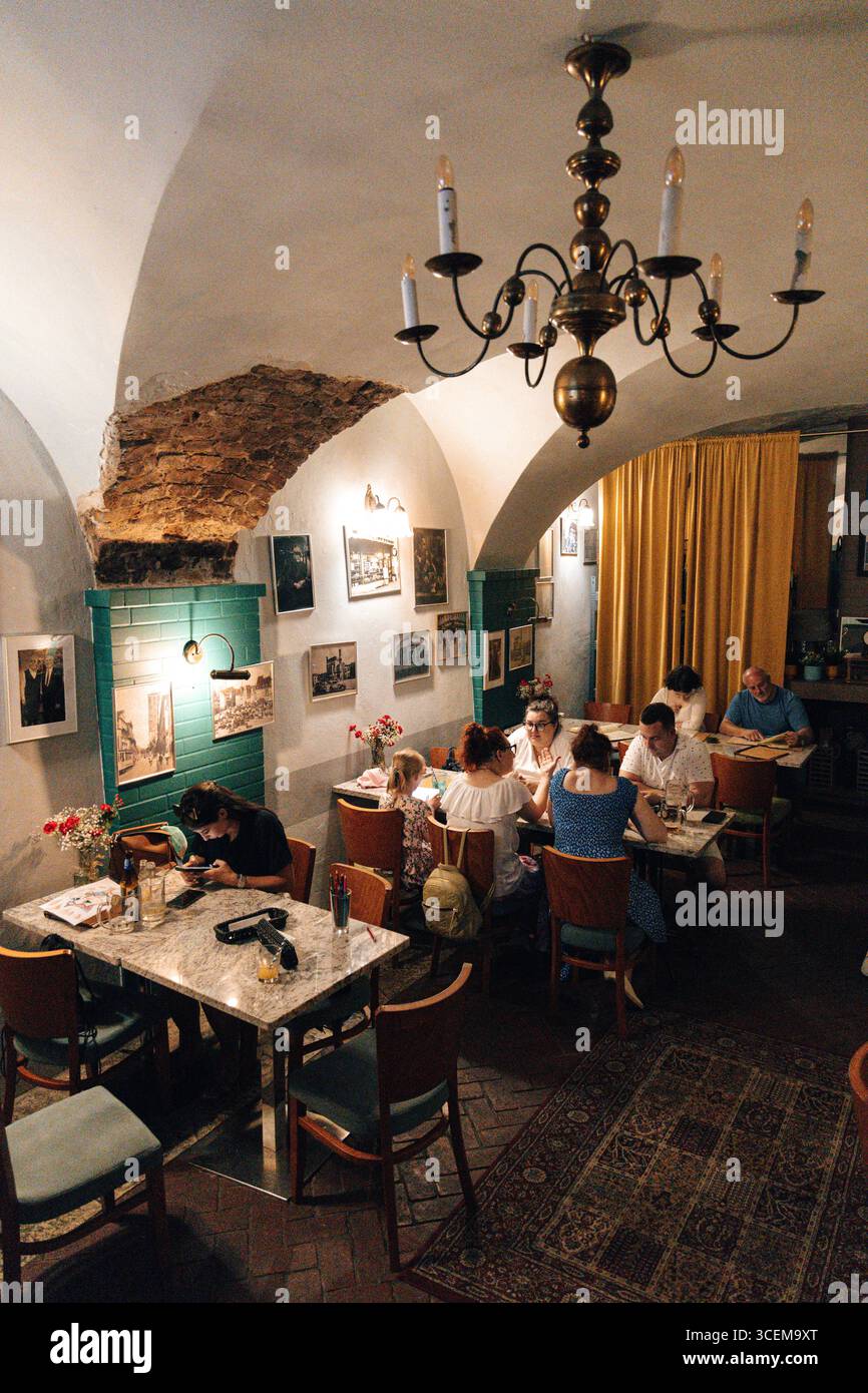 Intérieur de Restauracja Wrocławska, restaurant polonais traditionnel dans la vieille ville, Wroclaw, Pologne Banque D'Images