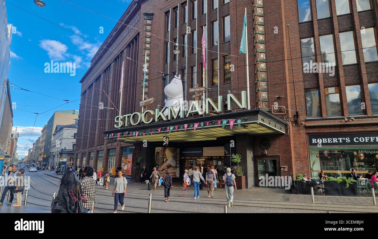Helsinki, Finlande - 17 août 2025 : le magasin phare de Stockmann, Helsinki, couvre 50 000 mètres carrés d'espace commercial. Banque D'Images