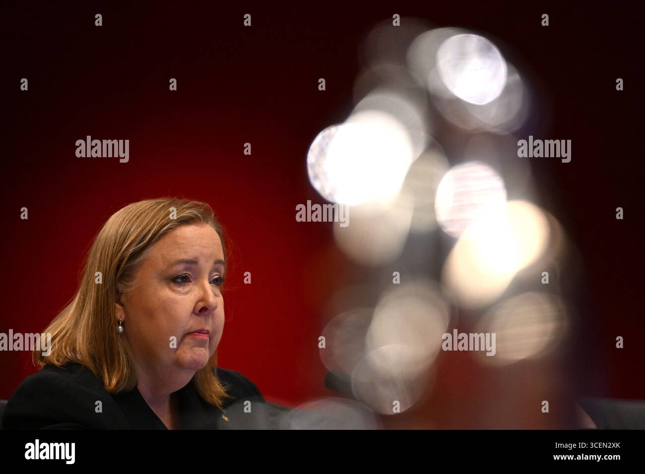 Sydney, Australie. 19 août 2025. La députée Jenny Aitchison, ministre des routes et ministre des Transports régionaux répond aux questions lors d'une audience parlementaire sur le budget des dépenses au Parlement de la Nouvelle-Galles du Sud à Sydney, le mardi 19 août 2025. (AAP image/Dean Lewins) NO ARCHIVING Credit : Australian Associated Press/Alamy Live News Banque D'Images