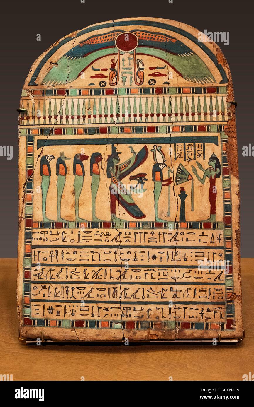 New York, 13 juin 2925 : prince kouchite égyptien comme prêtre. Les longs cordons suspendus à la ceinture sont associés aux vêtements sacerdotaux kushite. Banque D'Images