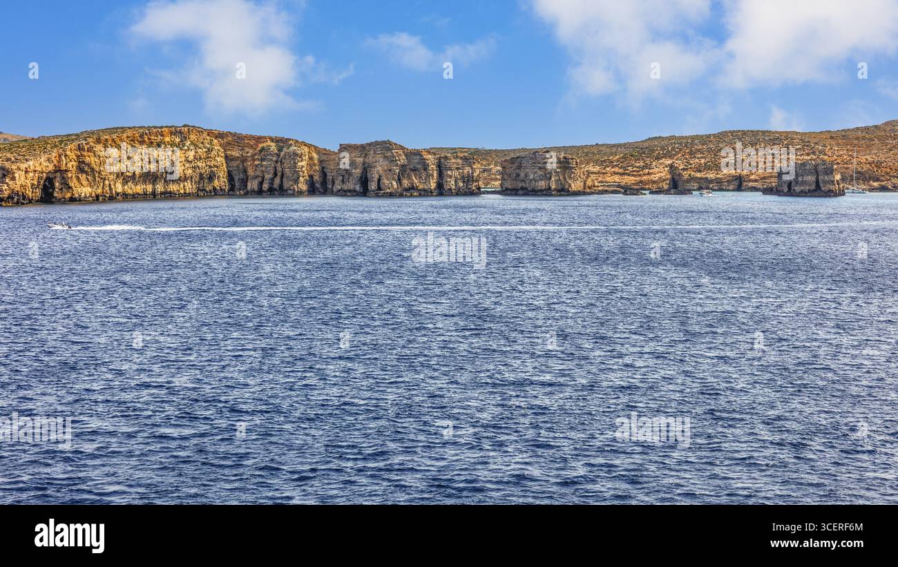 Vue de Comino, Gozo, petite île sœur de Malte appartient à la république du même nom, Malte Banque D'Images