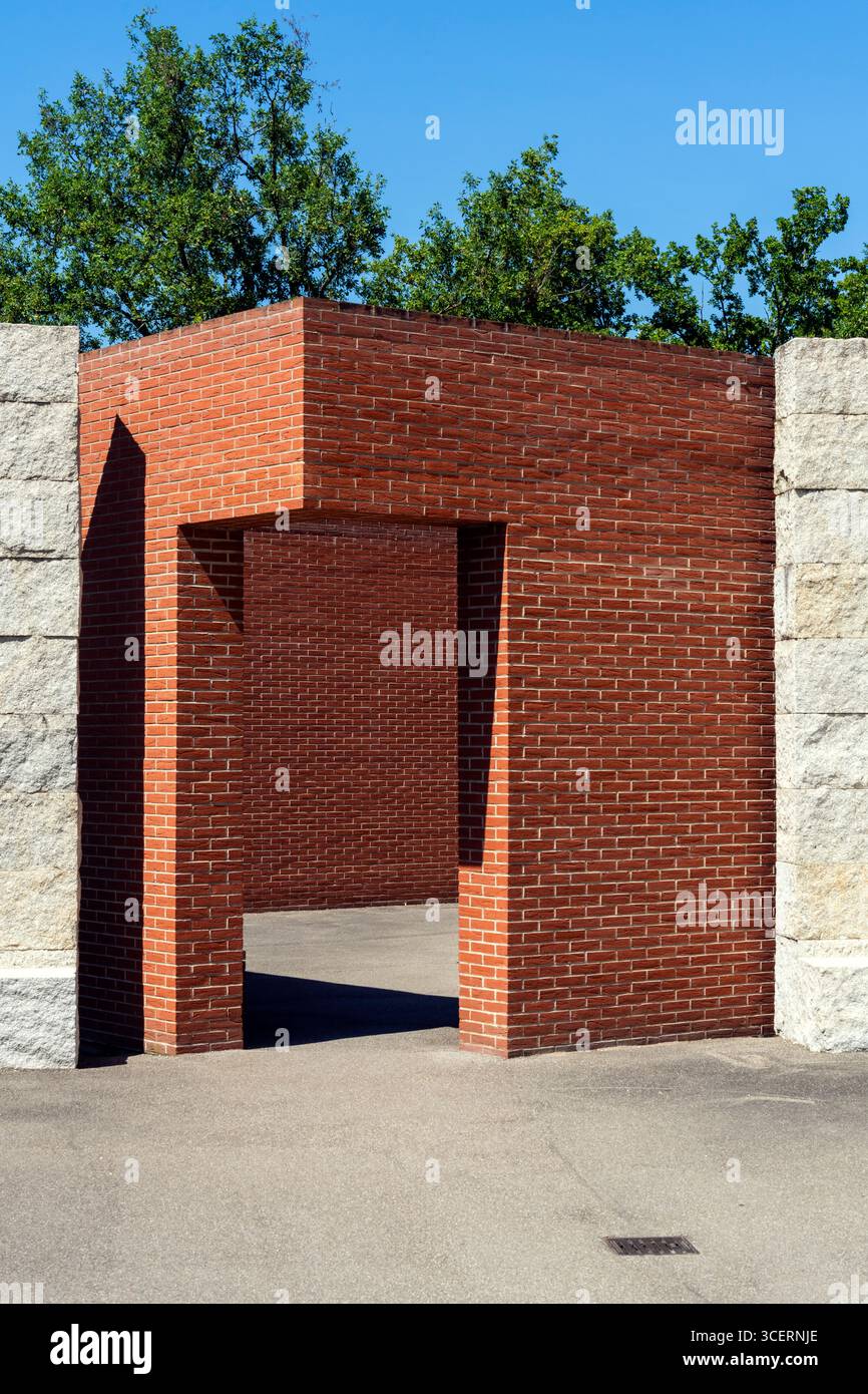 La promenade avec des « open rooms » de l’architecte portugais Álvaro Siza au Vitra Campus, Weil am Rhein, Allemagne. Banque D'Images