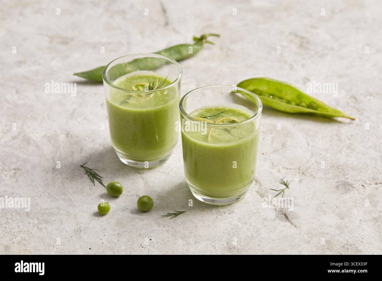 Soupe froide au concombre Banque D'Images