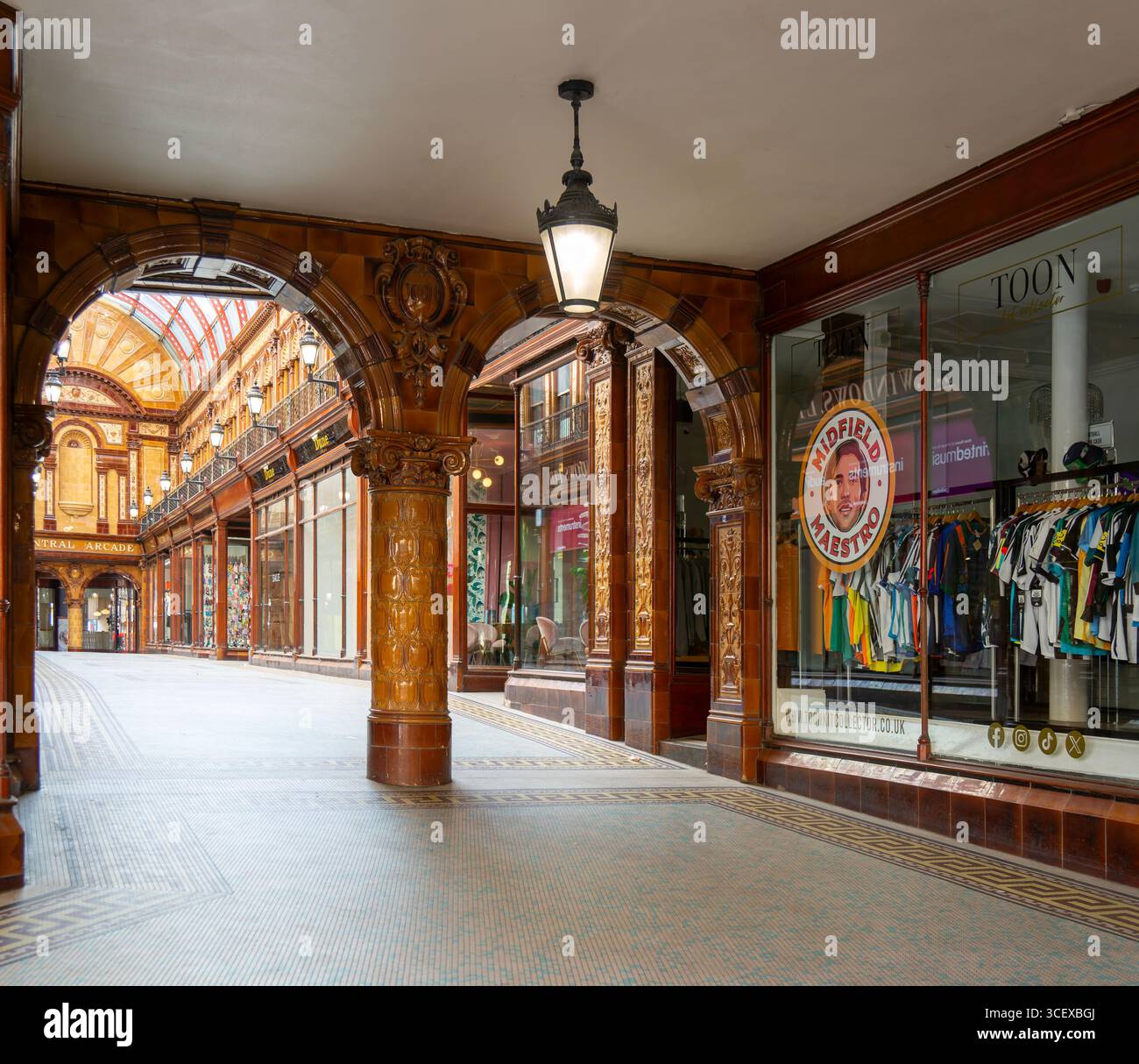 Magasins à Central Arcade From Grey Street, Newcastle upon Tyne, Tyne and Wear, England, UK 1906 Banque D'Images