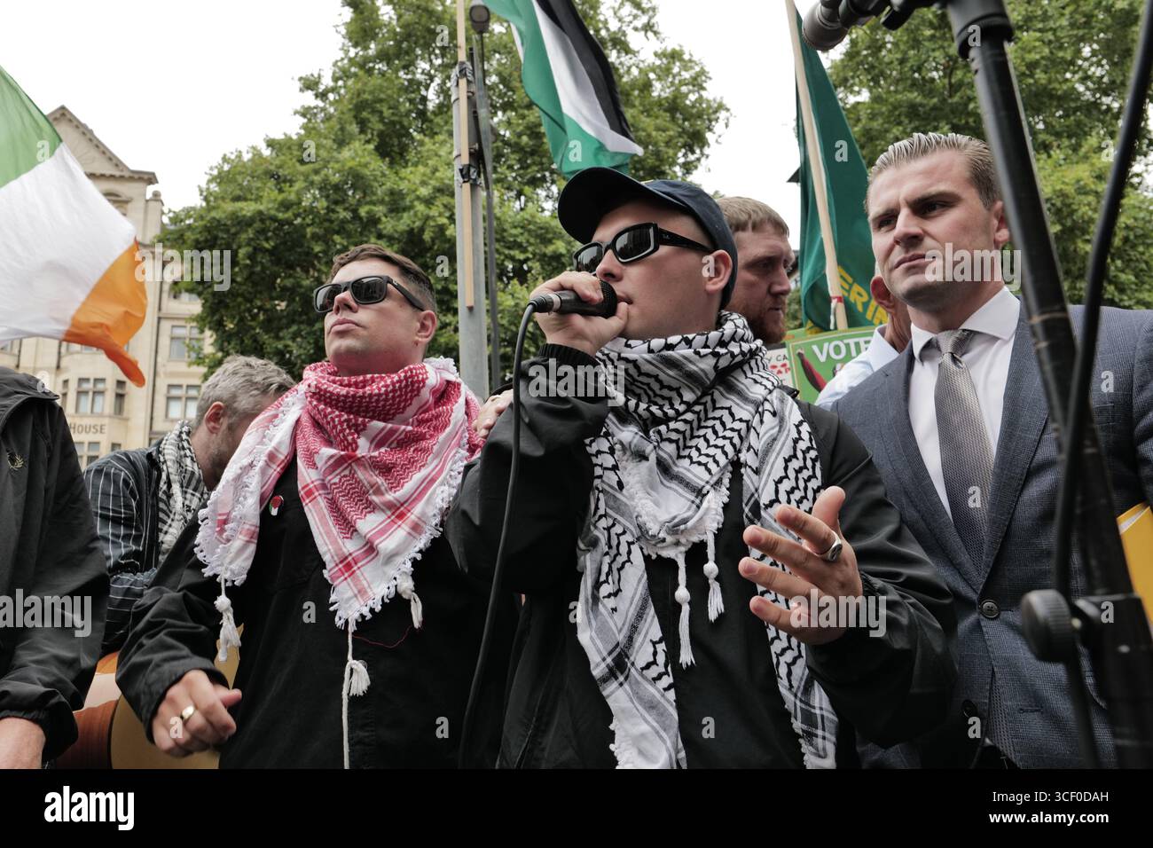 Londres, Royaume-Uni. 20 août 2025, Londres/UKCe était Liam Óg Ó hAnnaidh, alias Mo Chara, deuxième comparution au tribunal de première instance de Westminster, où il fait face à des accusations suite à un incident lors d’un concert à Londres au cours duquel il aurait arboré un drapeau associé à l’organisation interdite Hezbollah. Alamy Live News / Aubrey Fagon Banque D'Images