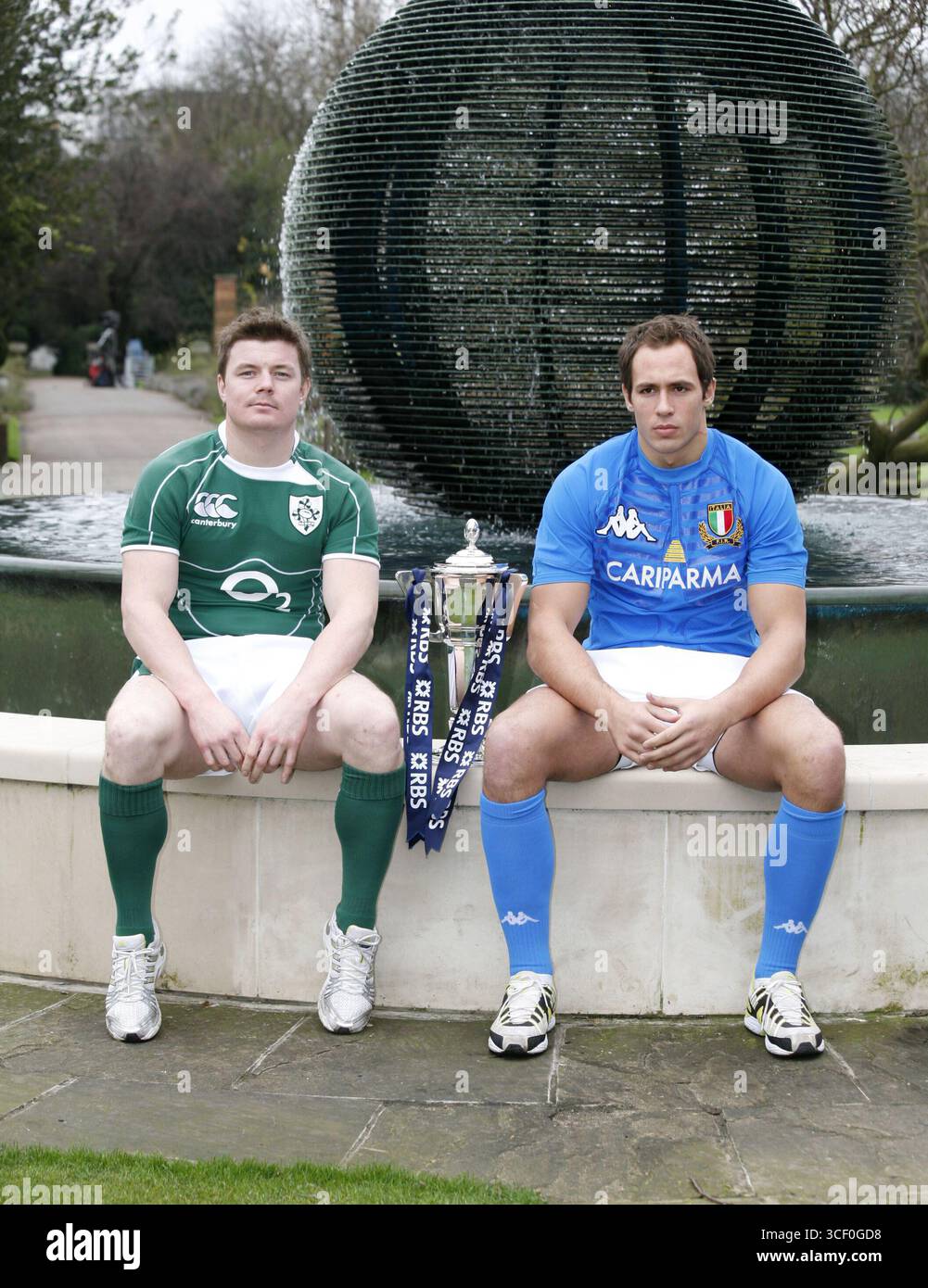 Brian O'Driscoll et Sergio Parisse lors d'un appel photo pour le tournoi de rugby des six Nations, Londres - 23 janvier 2008 Banque D'Images