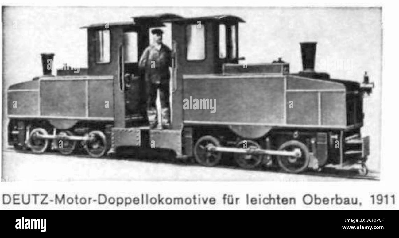 La locomotive double moteur Deutz 1911 a été conçue pour les voies ferrées légères. Il est montré ici probablement dans une photo de l'usine Deutz, montrant sa conception légère pour des applications ferroviaires spécifiques. Banque D'Images