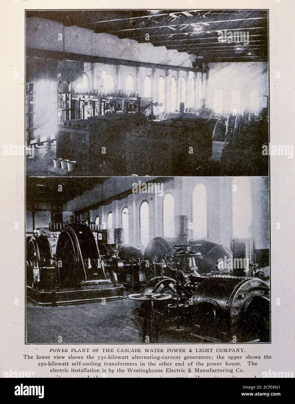 CENTRALE ÉLECTRIQUE DE LA SOCIÉTÉ CASCADE WATER POWER & LIGHT. La vue inférieure montre les générateurs de courant alternatif de 750 kilowatts ; la vue supérieure montre les transformateurs auto-refroidissants de 250 kilowatts à l'autre extrémité de la centrale électrique. L'installation électrique a été réalisée par la Westinghouse Electric & Manufacturing Co. dans l'article THE WATER POWERS OF BRITISH COLUMBIA. Par E. Jacobs. Tiré de l'Engineering Magazine consacré au progrès industriel volume XXVI octobre 1903 - mars 1904 The Engineering Magazine Co Banque D'Images