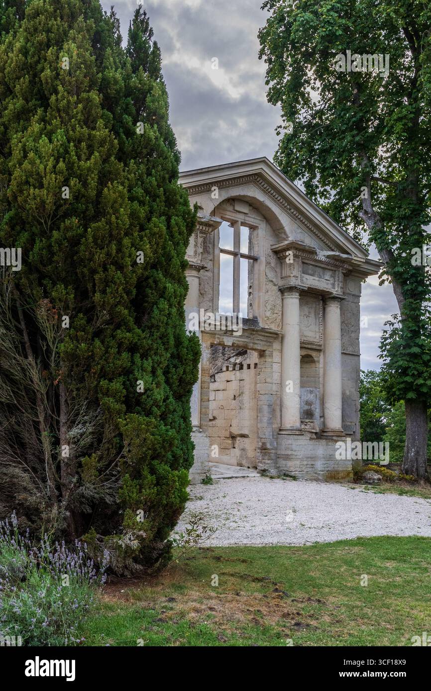 Vue sur le château et son parc attenant dans la province française de Champagne Banque D'Images