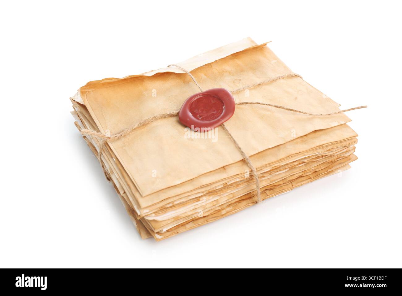 Feuilles de vieux papiers isolées sur blanc Banque D'Images