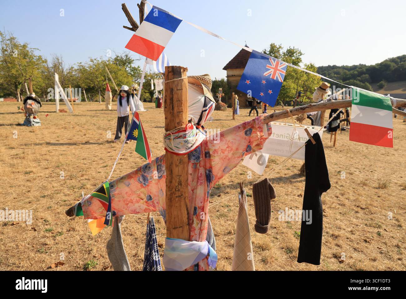 Festival de l'épouvantail de Meyrals. Chaque été en juillet, le Meyrals Scarecrow Festival a lieu dans la région du Périgord Noir du département de la Dordogne Banque D'Images