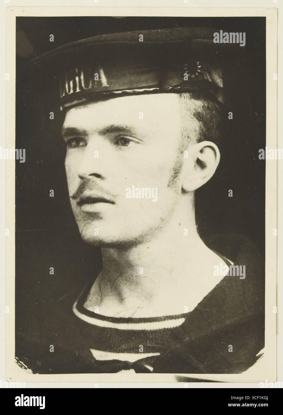 Portrait de Jan Van Mirlo, pris entre 1897 et 1899, capturant le scientifique et explorateur belge pendant une période significative de sa vie et de son travail. Banque D'Images