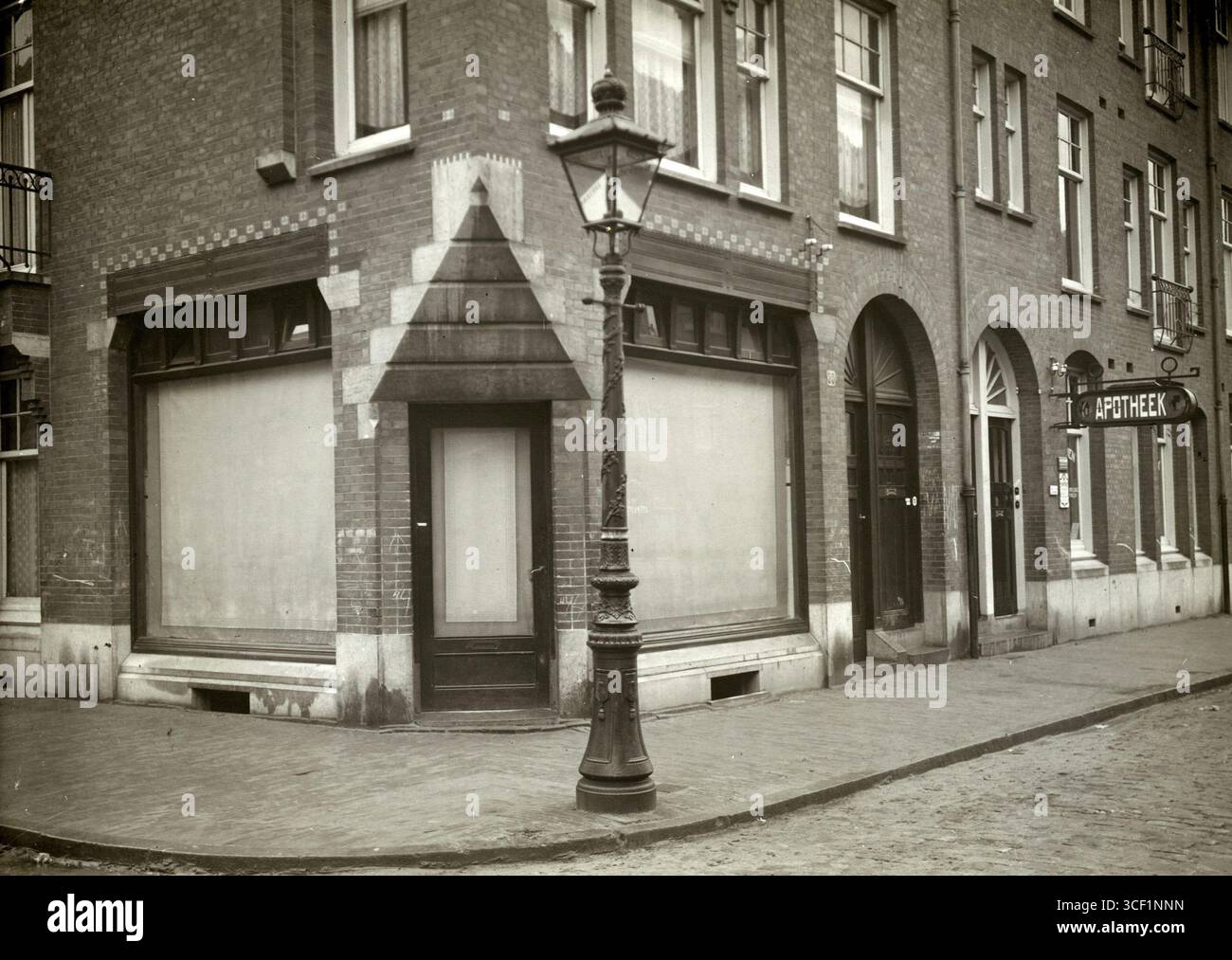 En 1918, les pénuries de viande à Amsterdam ont conduit à la fermeture de nombreuses boucheries, dont J. Jonker’s, en raison du manque de viande disponible. Amsterdam, pays-Bas. Banque D'Images