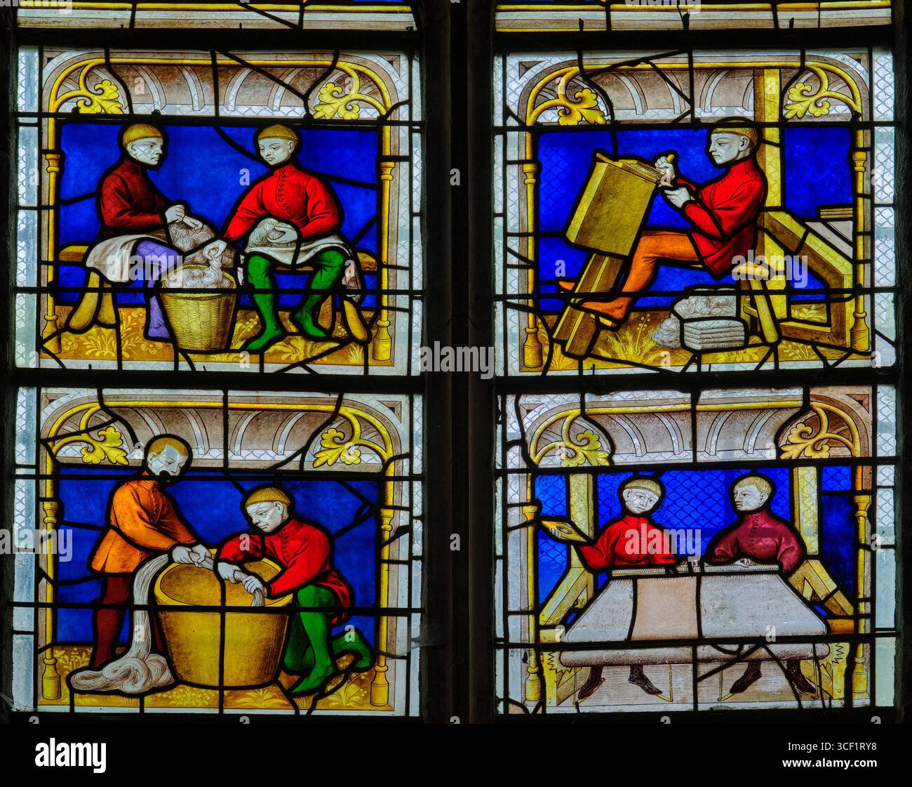 France, Côte d'Or, Semur-en-Auxois, collégiale notre-Dame, vitraux du XVe siècle représentant les métiers, les draperies Banque D'Images