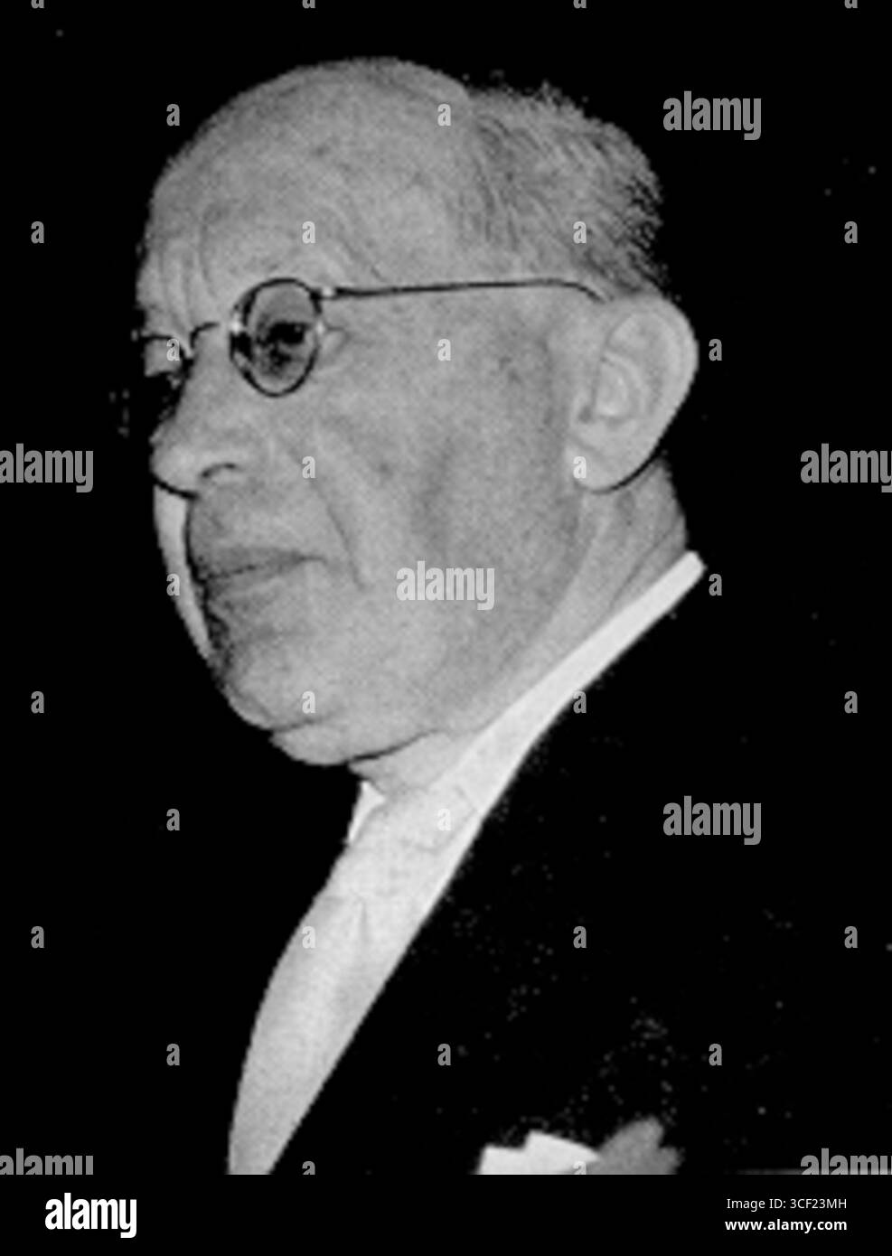 Josef Melan, un personnage historique notable d'Europe centrale, avec des documents couvrant divers pays. Ses contributions et son héritage font toujours partie de l'étude historique, en particulier dans les contextes d'Europe de l'est. Banque D'Images