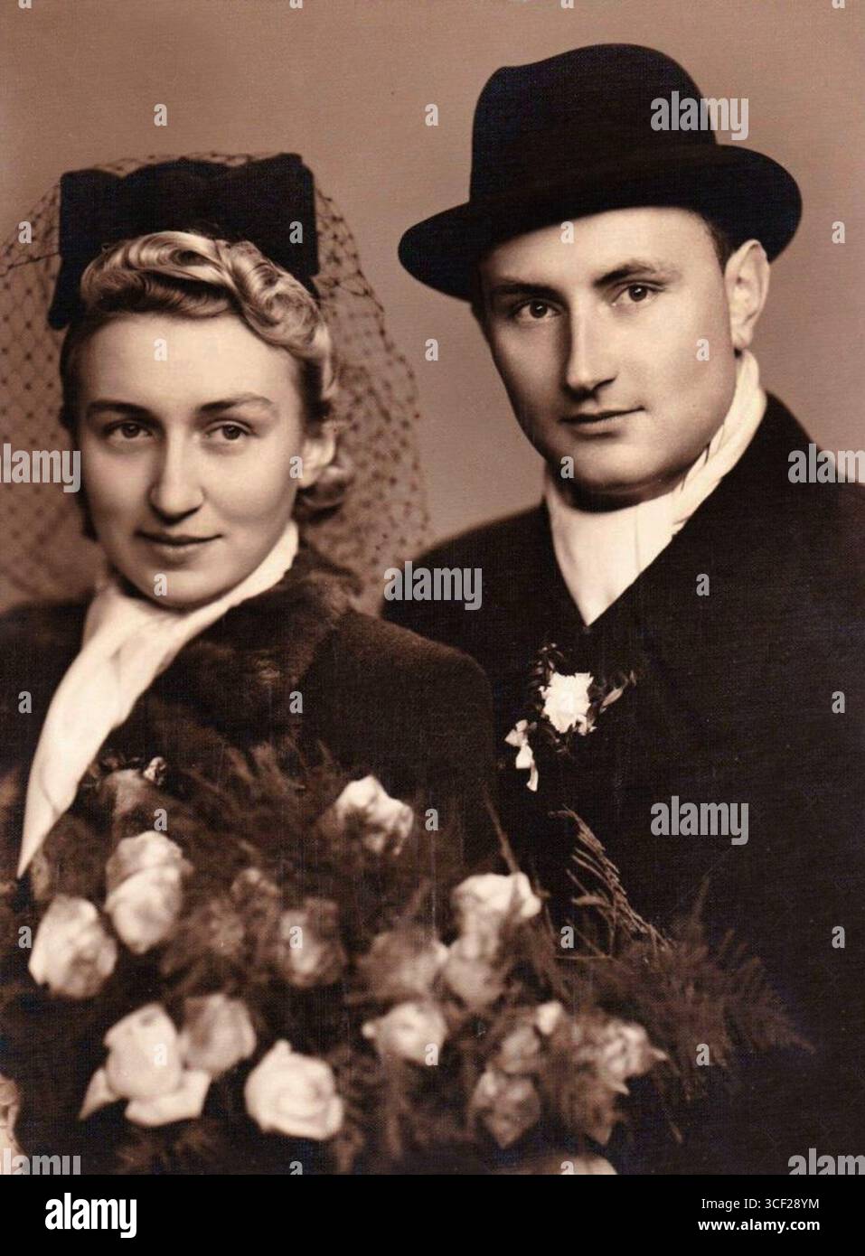 Une photographie de mariage de 1939 montrant Jan Krizan (également connu sous le nom de Jan Kian) et sa femme, Dagmar Hasilikova, avant leur fin tragique dans les années 1950 Banque D'Images