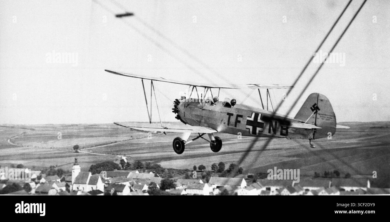 Cette photo montre l'avion Focke-Wulf Fw 44 d de la Luftwaffe, photographié le 1er juillet 1940. L'avion était stationné au Fliegerausbildungsregiment 13 à Pilsen et a été utilisé pour l'entraînement au vol pendant la première Guerre mondiale Banque D'Images