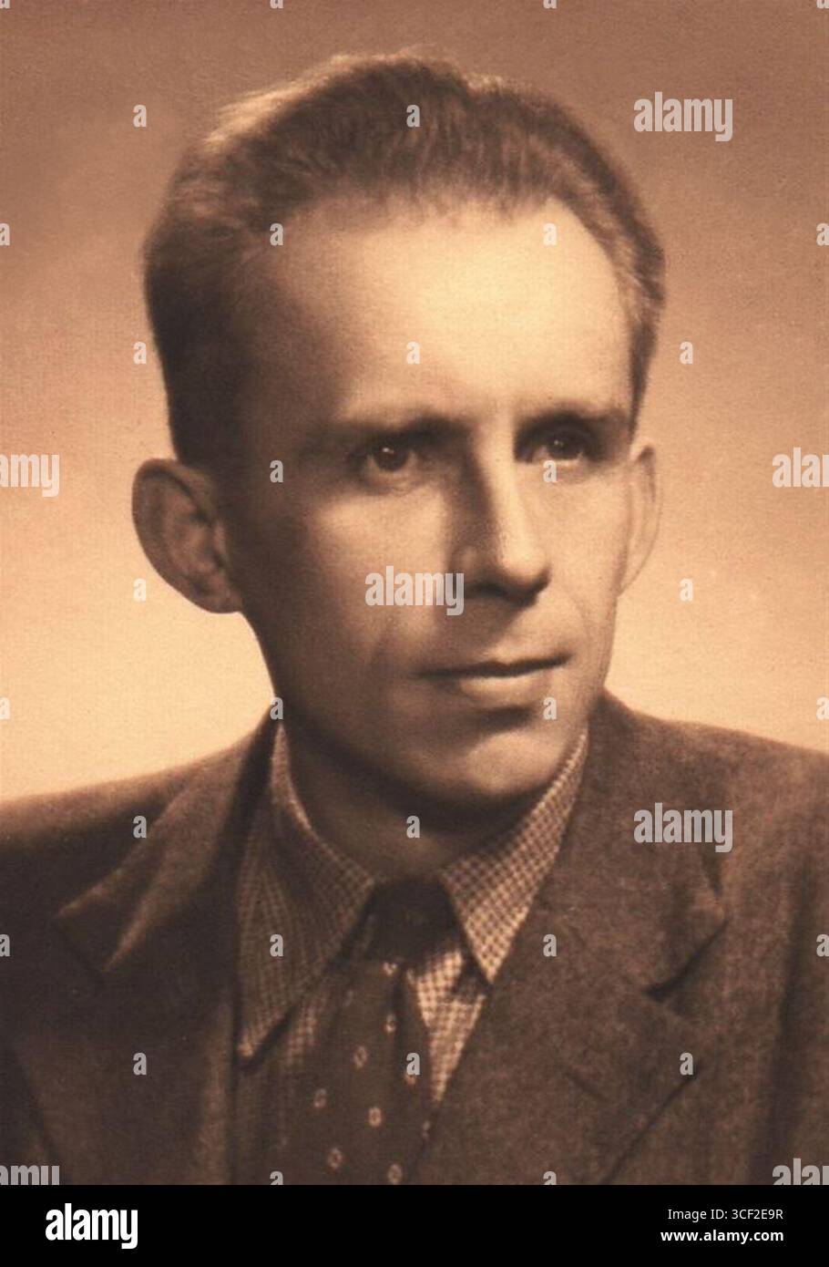 Augustin Schramm (1907-1948), fonctionnaire communiste tchécoslovaque, était membre du Comité central du Parti communiste. Il a participé à la résistance anti-nazie et aurait été lié au NKVD. Schramm dirigea le département partisan du parti avant sa mort en 1948. Banque D'Images