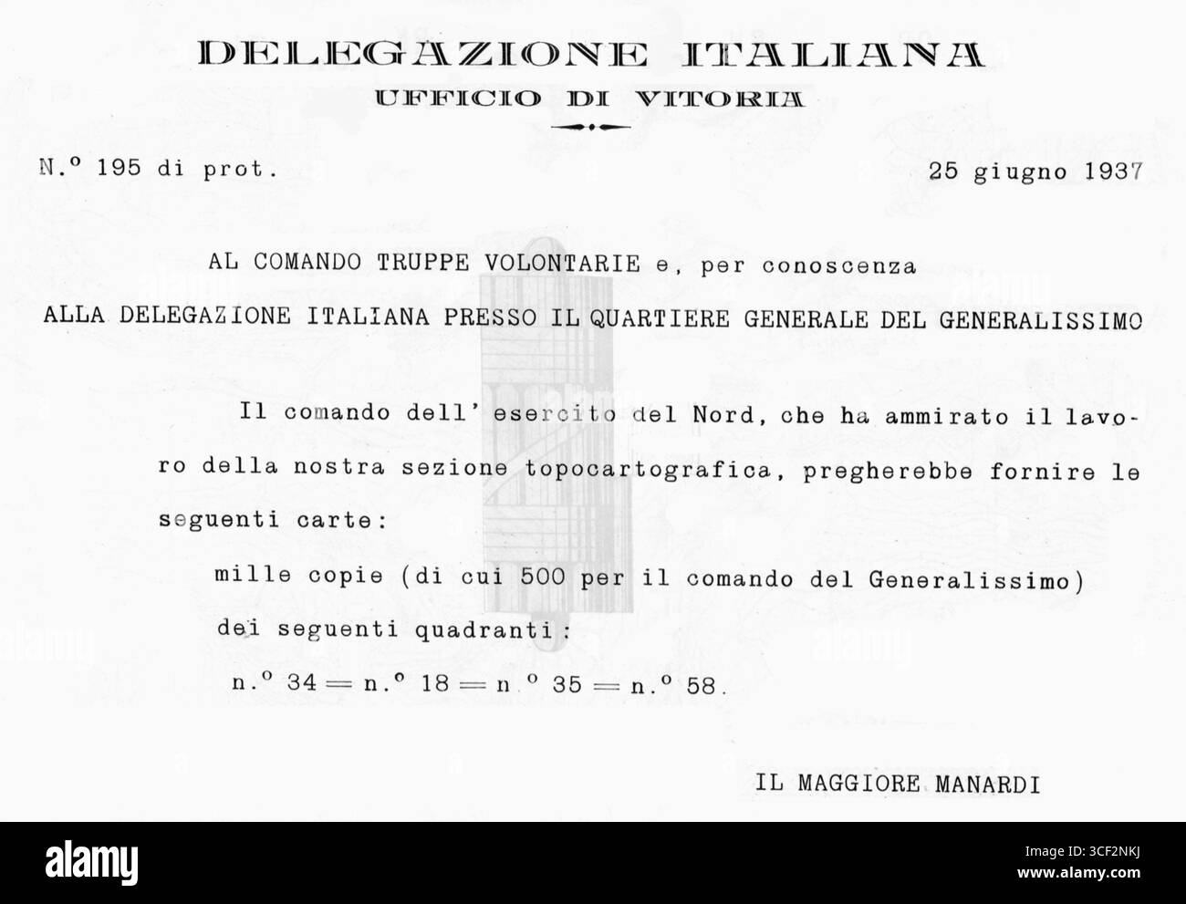 Une lettre du major Manardi du Corpo Truppe Volontarie, 1937, traite des cartes produites par l'Institut géographique militaire italien. Banque D'Images